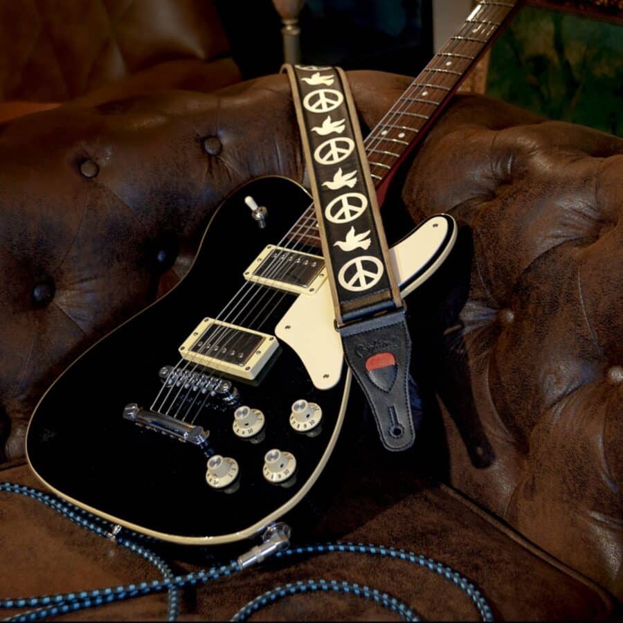 Fender Trouble Maker Legend Peace And Doves