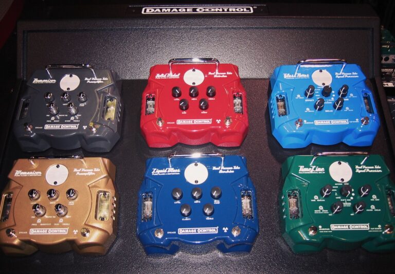 Damagecontrolpedals Namm2007 Web