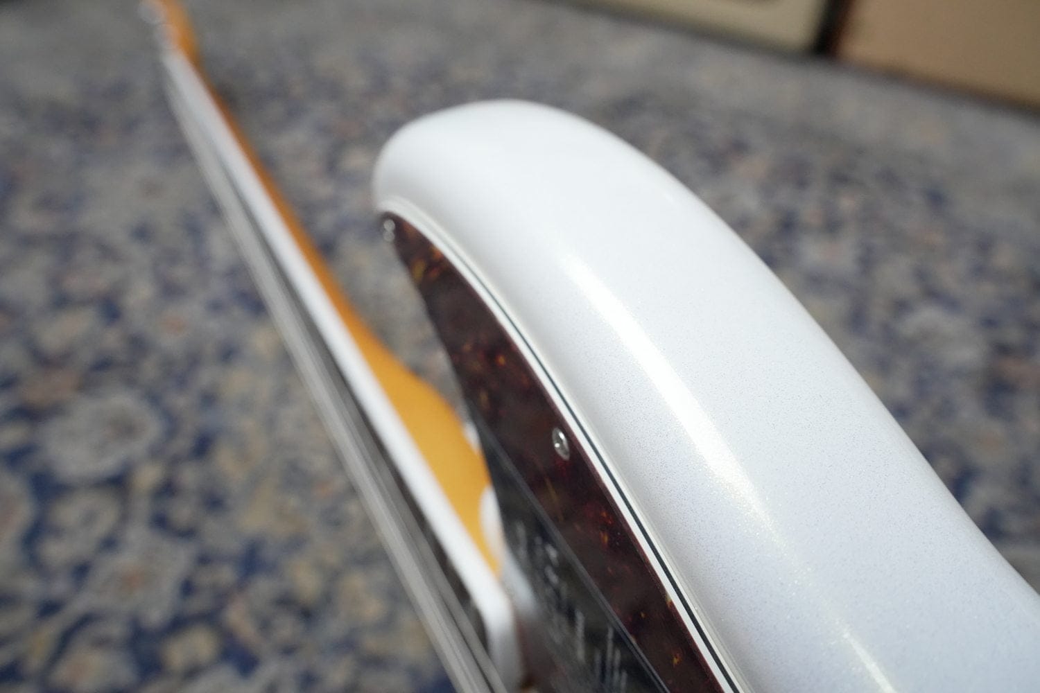 Fender American Ultra Jazz Bass Arctic Pearl (10)