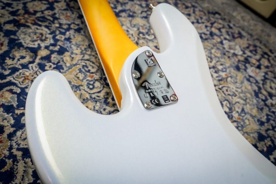 Fender American Ultra Jazz Bass Arctic Pearl (11)