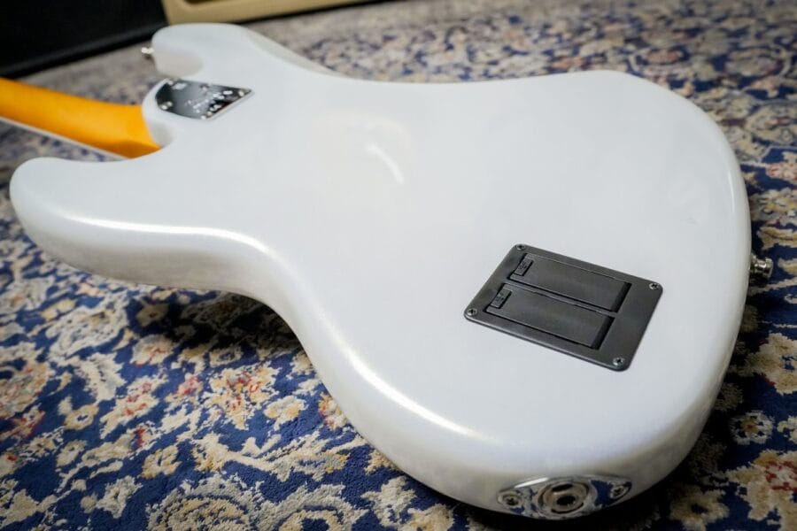 Fender American Ultra Jazz Bass Arctic Pearl (12)