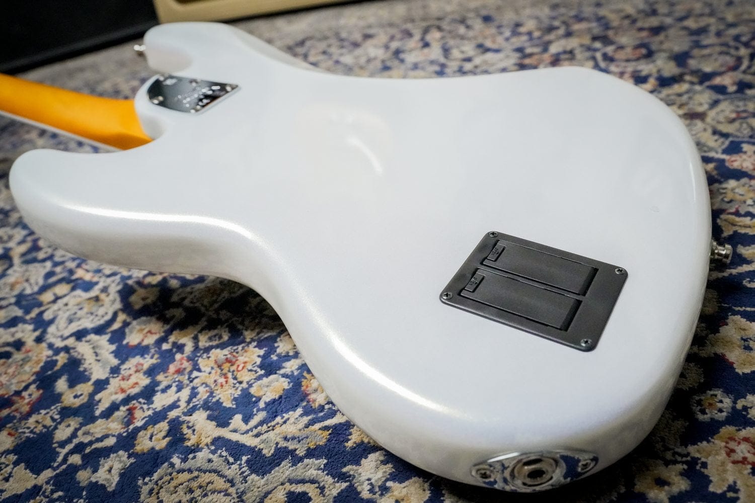 Fender American Ultra Jazz Bass Arctic Pearl (12)