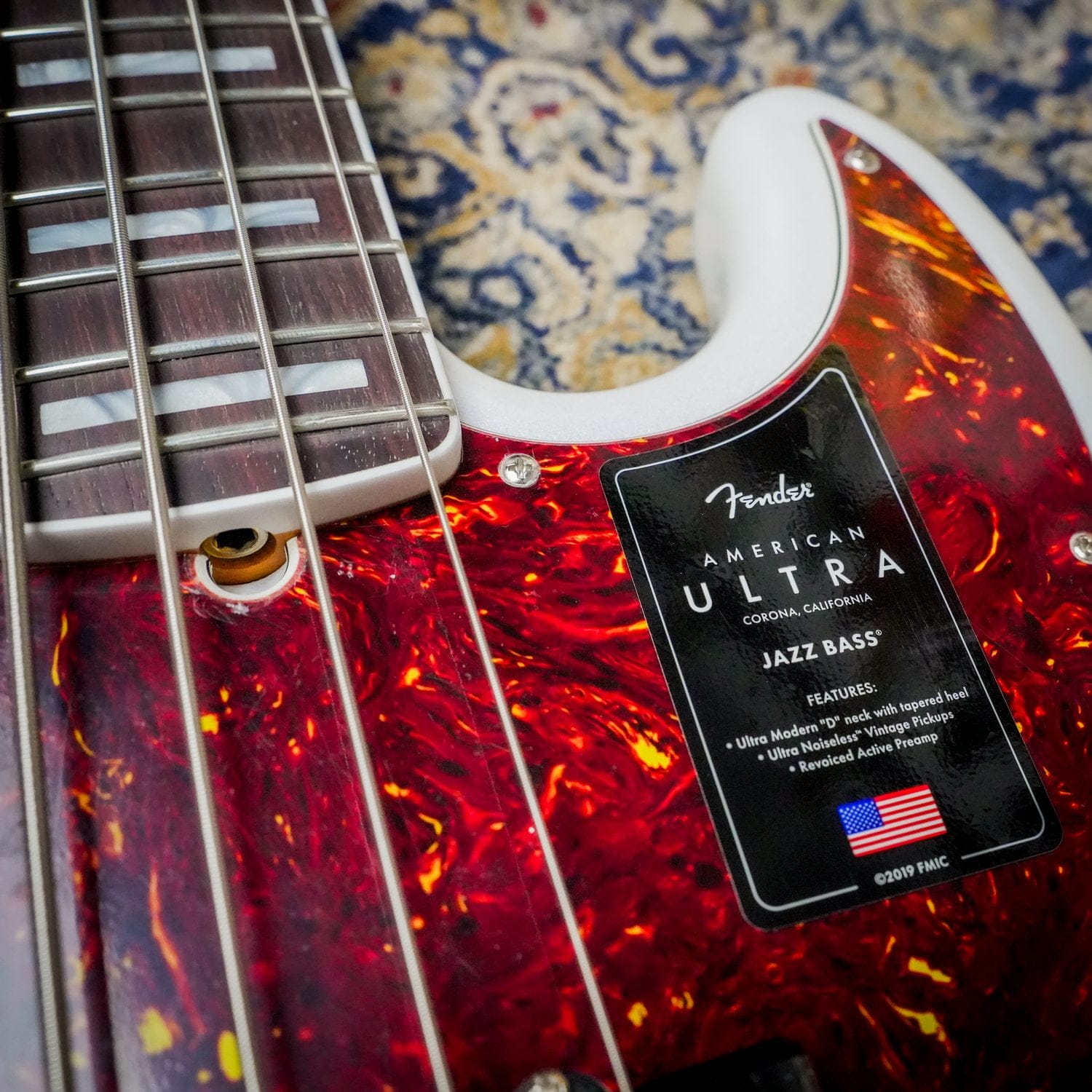 Fender American Ultra Jazz Bass Arctic Pearl (6)