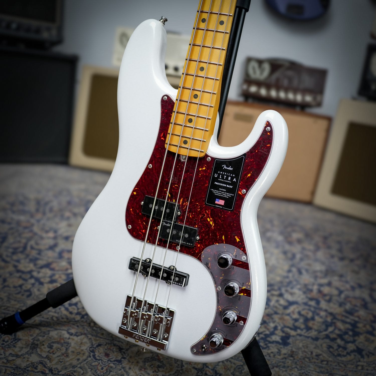 Fender American Ultra Precision Bass Arctic Pearl (1)