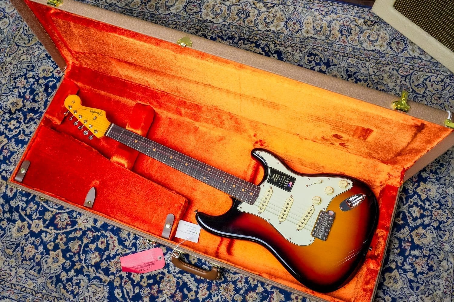 Fender American Vintage Ii 1961 Stratocaster 3 Color Sunburst (11)