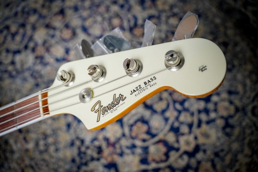 Fender American Vintage Ii 1966 Jazz Bass Olympic White (4)