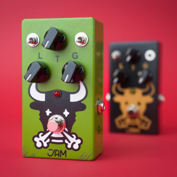 פדאלים אנלוגיים זו המומחיות של JAM Pedals,
אז מן הראוי שהגיע הזמן לאוקטבפאז מדהים!ה-Octarurus הוא אוקטבפאז ששואב השראה מסאונדים אייקוניים משנות ה60׳ וה 70׳ (אתם יודעים על מי אנחנו מדברים...)
ג׳אם פדאלס לקחו את כל מה שיפה בסאונד אוקטבפאז מהתקופות הפופולאריות שלו ויצרו פאז בהמתי ויפייפה!עם שליטה פשוטה ביותר של 3 סוויצ׳ים (ווליום, טון וגיין) ושני מתגים שמאפשרים בחירה של Voicing שונה ומצבי Cliping שונים.אז מה ההבדל בינהם?
הפדאל השחור הוא מהדורה מוגבלת, עם חלקים נדירים, מבוסס על טרנזיסטורי סיליקון ודיודות גרמניום NOS משנות ה-60 המוקדמות (טרנזיסטורים דומים ל-2N335/336) – מה שמעניק לו את גוון הסאונד וההרגשה הוינטג׳יים.זמין עכשיו, במיתר השישי, משווקים בלעדיים של JAM PEDALS בישראל!
לפרטים נוספים ולרכישה לחצו כאן:
https://tinyurl.com/jampedals