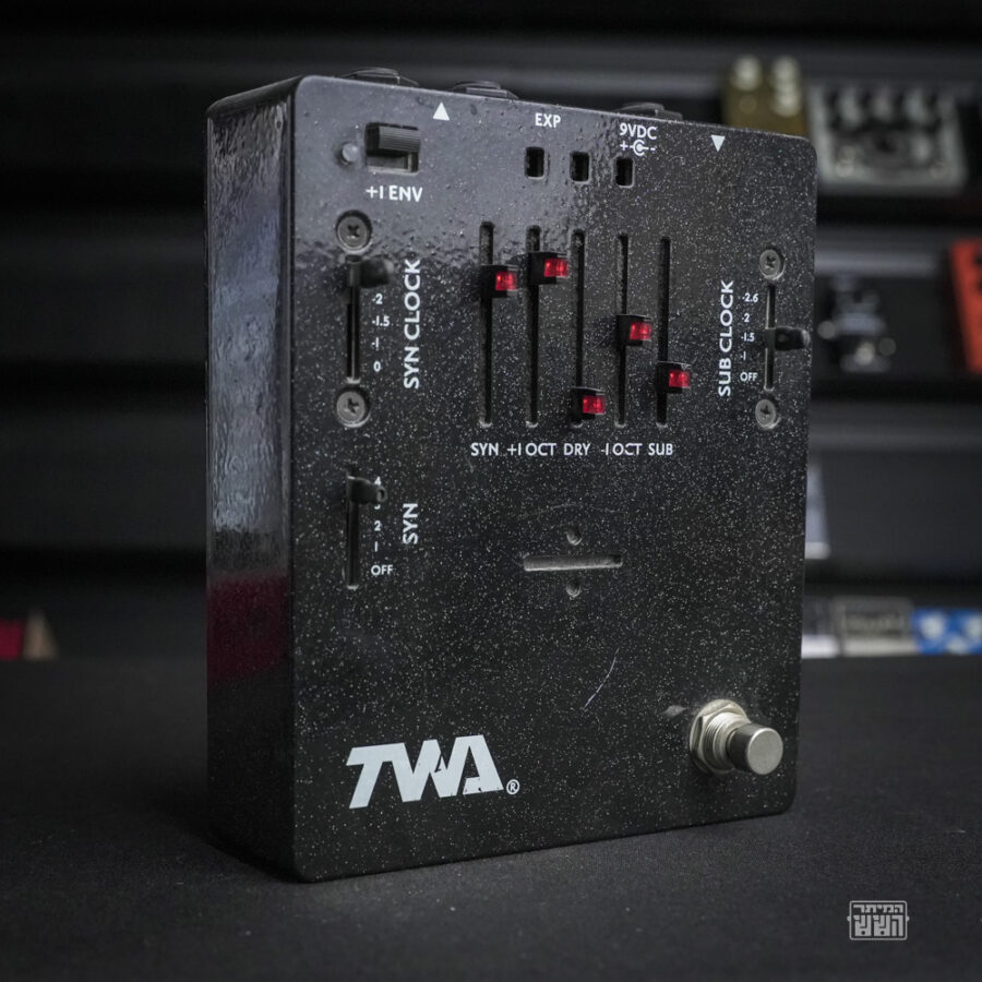 Used0109 Twa Great Divide 2.0 Analog Synth Octaver Used 01